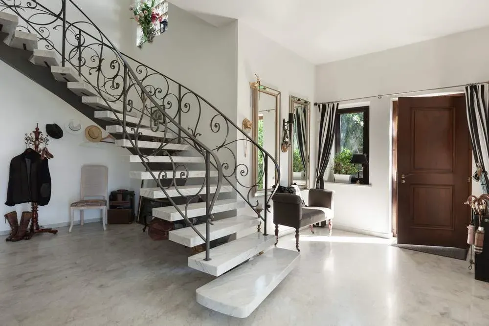 faire-realiser-garde-corps-avec-bouclier-style-medieval-draguignan-iron-art