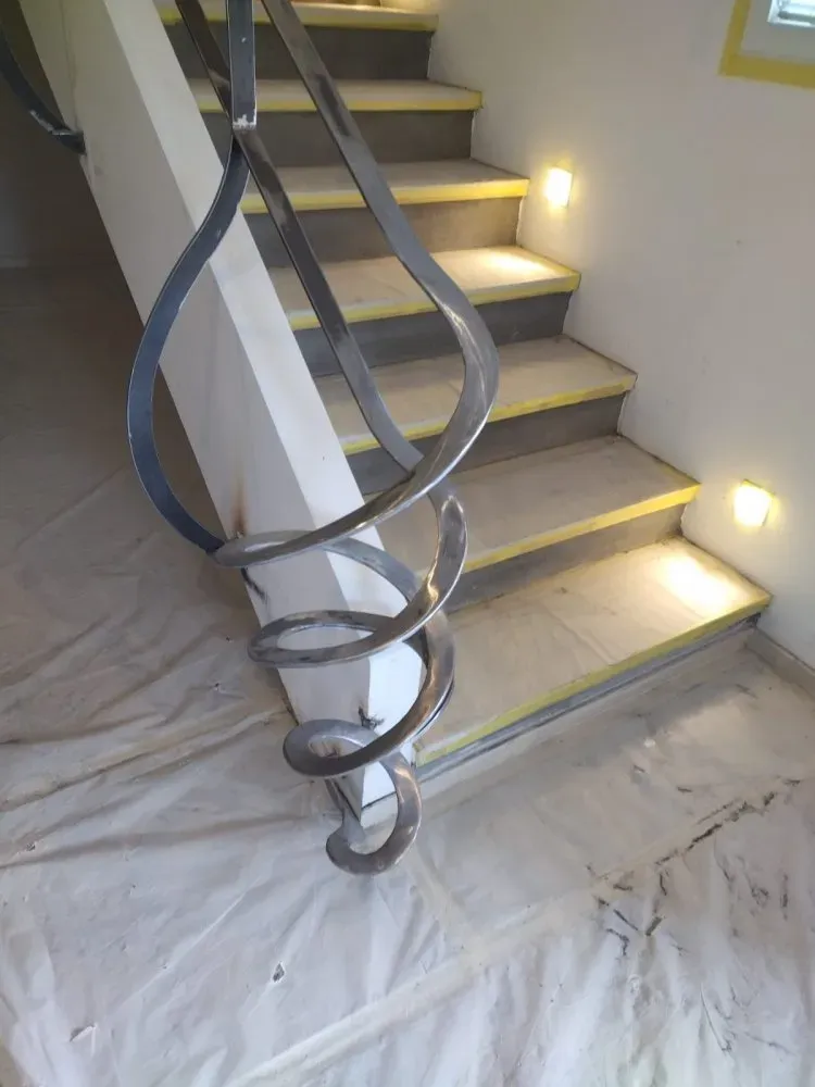 Création de rampe d'escalier débillardée sur mesure à Draguignan