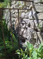 barriere piscine rouille vernis artisanale