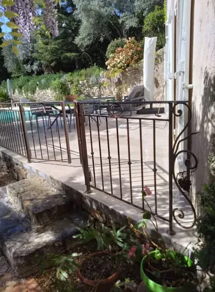 fer forge exterieur piscine jardin