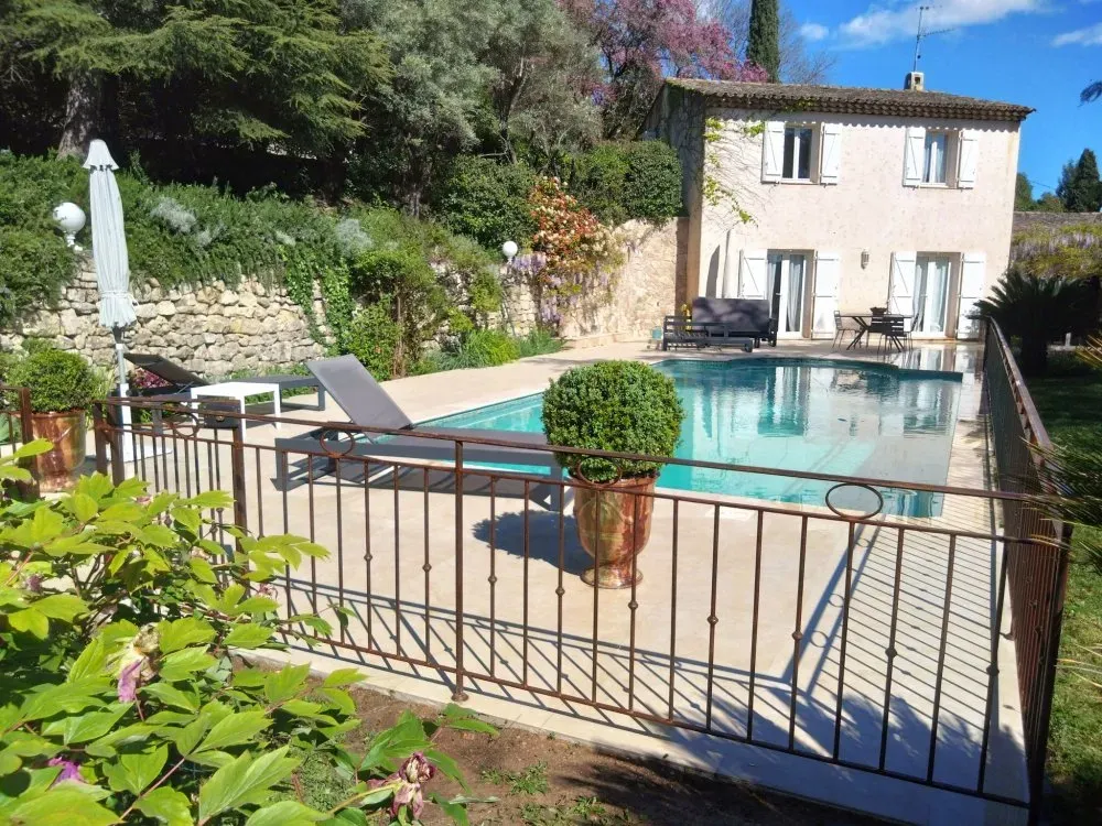 structure metallique rouille vernis draguignan